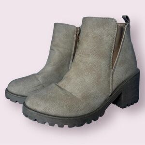 Dirty Laundry Tan Chunky Lug Ankle Boots